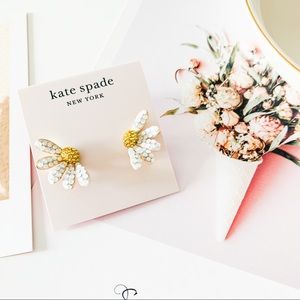 ❗️LAST ONE❗️Kate Spade Dazzling Daisy Statement Stud Earrings